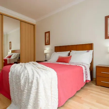 Cozy Center Apartment *